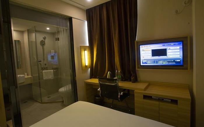 City Comfort Inn Huanggang Huangmei Passenger Station