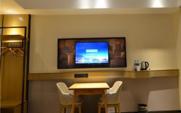 City Comfort Inn Wuhan Optics Valley OuYada Yangjiawan Metro Station