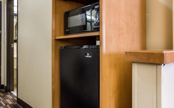 Quality Suites Near West Acres