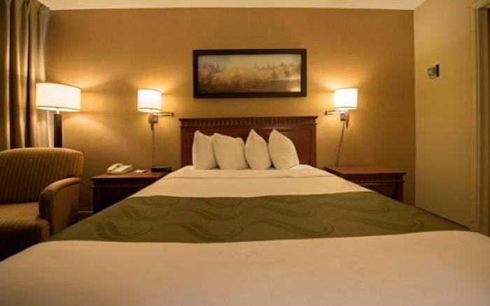 Quality Inn & Suites P.E. Trudeau Airport