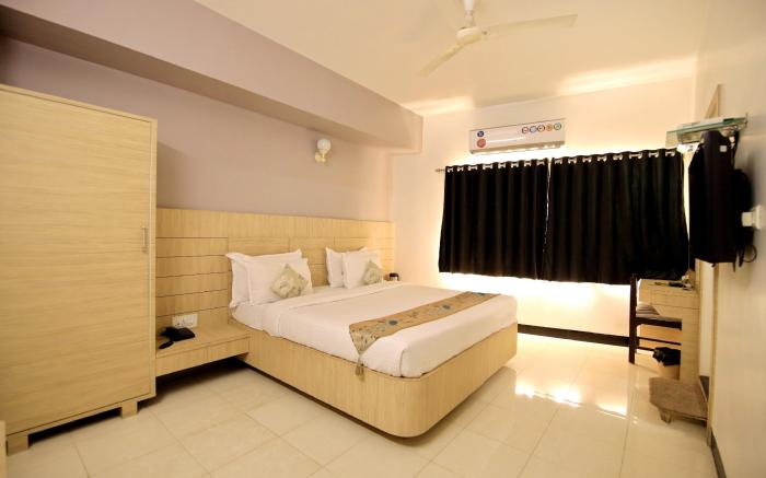 Hotel Ashish Palace