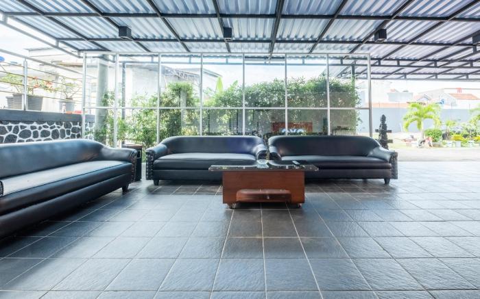Hz Residence