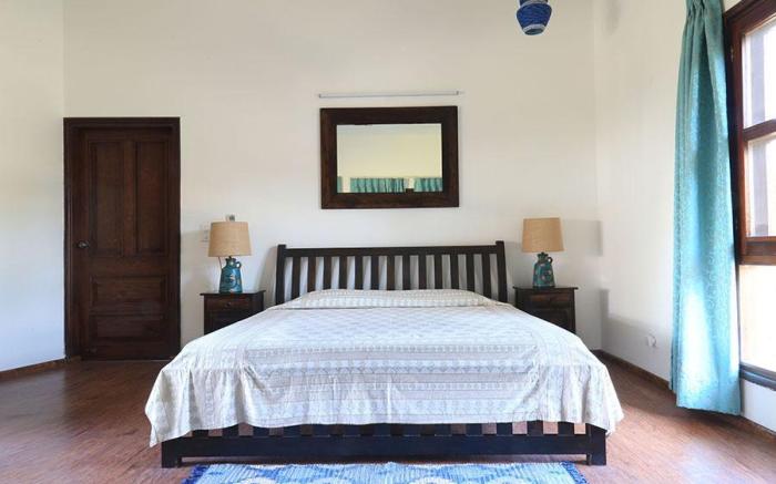StayVista at Dudley Manor with Swimming Pool
