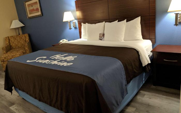 Days Inn by Wyndham Rosenberg