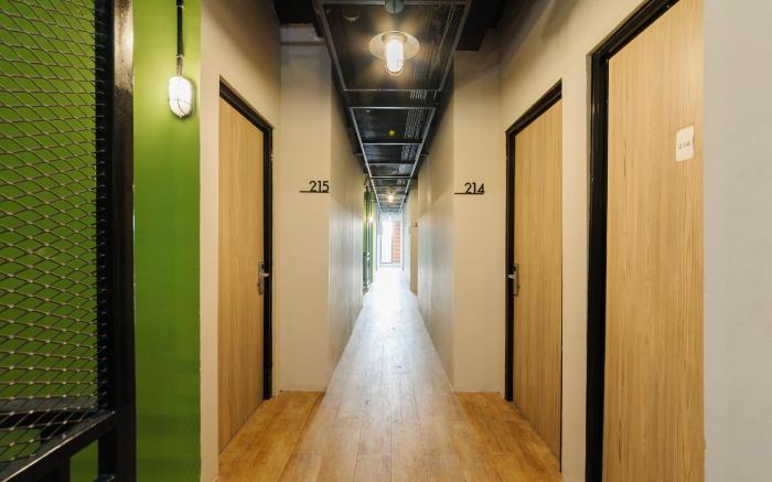 Urbanview Caverna Gandaria by RedDoorz