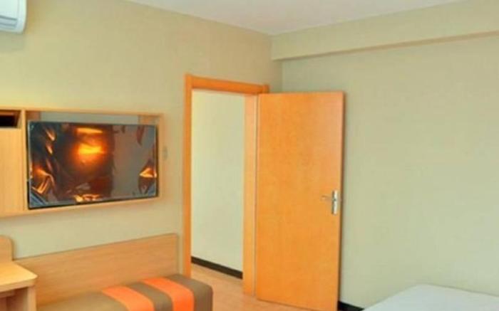 IU Hotel Beijing West Station Lize Business Zone East Liuliqiao Metro Station