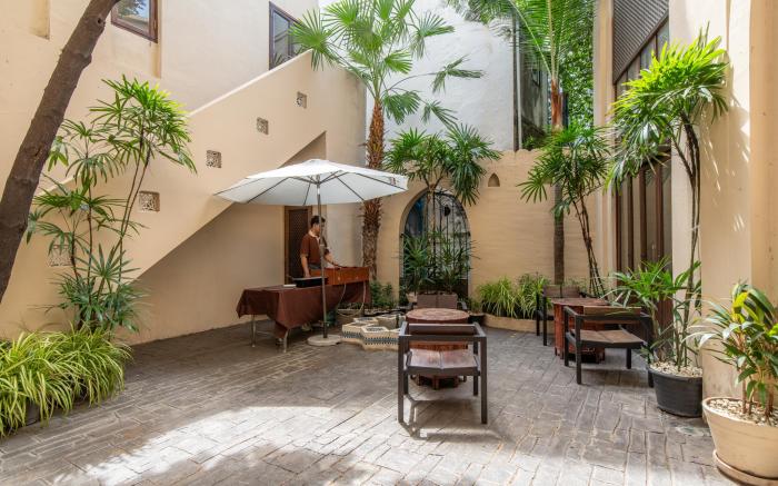 Dewan Bangkok Hotel