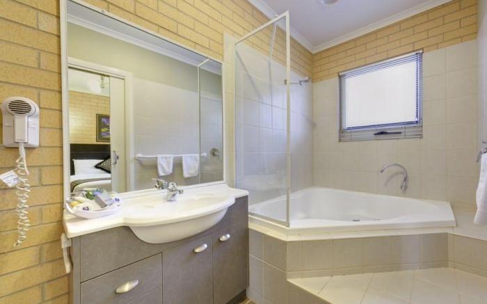 Albury Georgian Motel and Suites