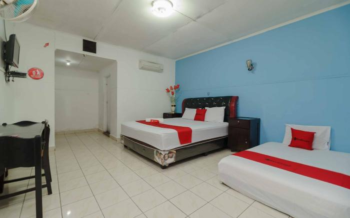 RedDoorz Syariah near Jalan Asahan Pematang Siantar