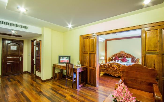 Royal Empire Hotel
