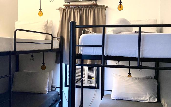 Pocket Hotel Bunks and Breakfast