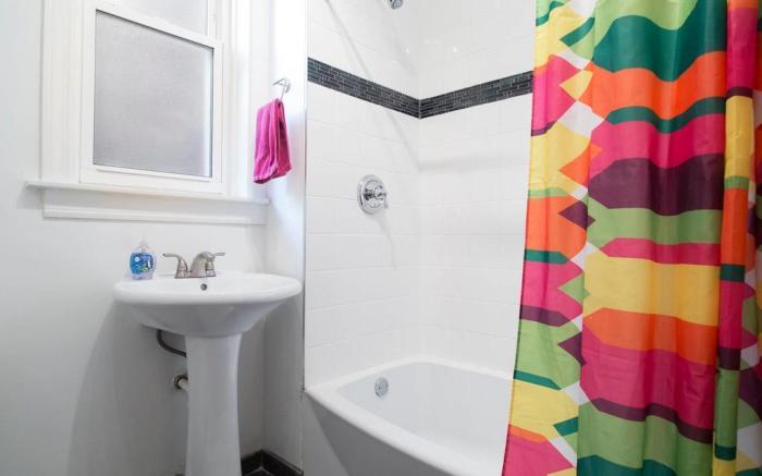 Wrigley Hostel - Adults Only