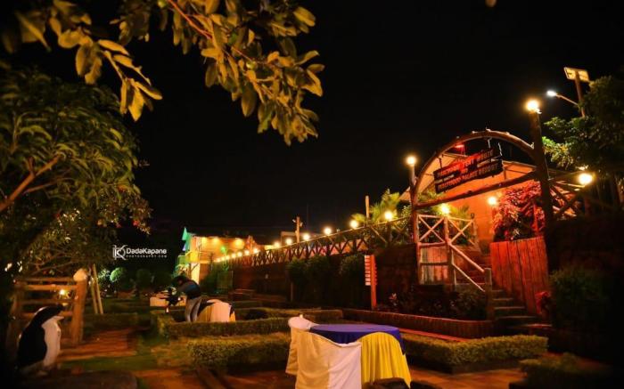 Hollywood Palace Resort