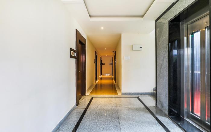 FabHotel RR Grand - Next to Trendset Mall