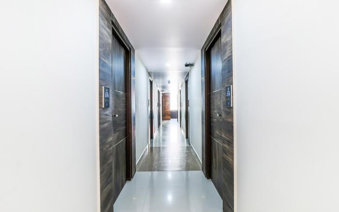 FabHotel Crown Heights - Nr. Kormangala Club