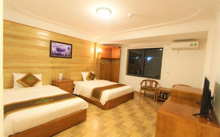 HIMALAYA HOSTEL ROOM