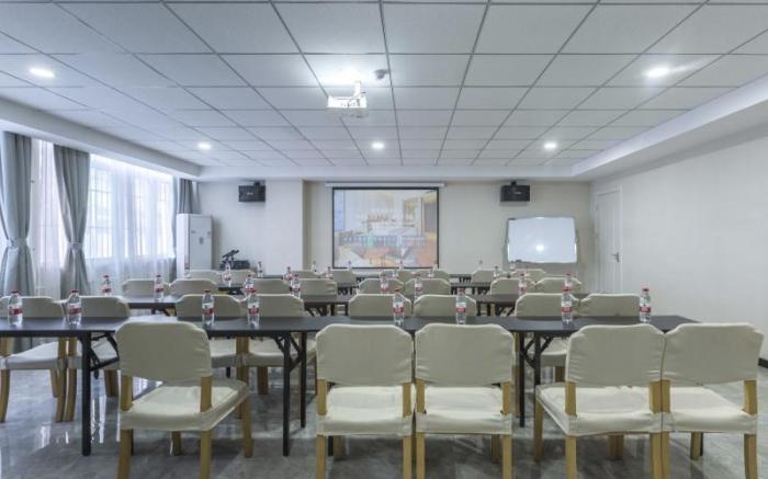 GEM Hotel Fuyang Linquan County Guangming Nan Road