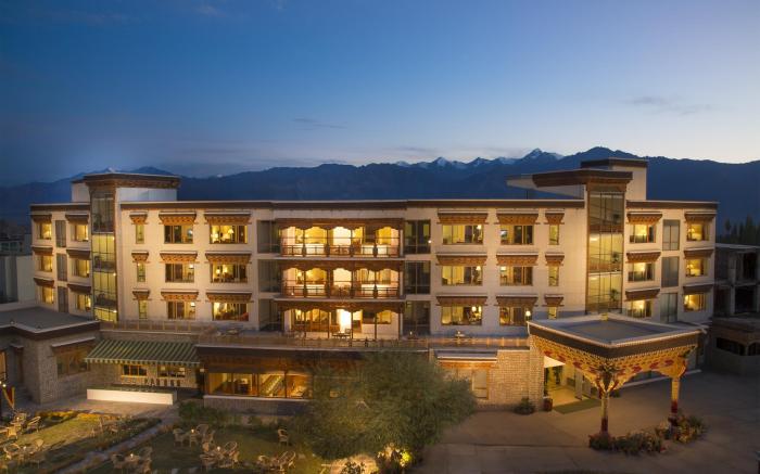 The Grand Dragon Hotel