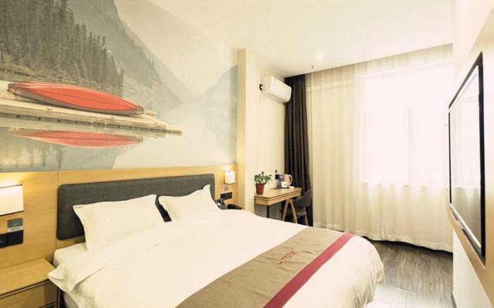 Thank Hotel Xi'an High-Speed Railway North Station