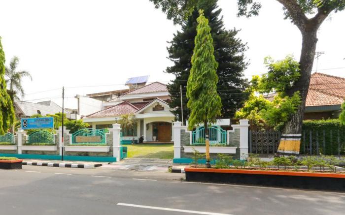 RedDoorz Syariah near Alun Alun Magelang Bayeman