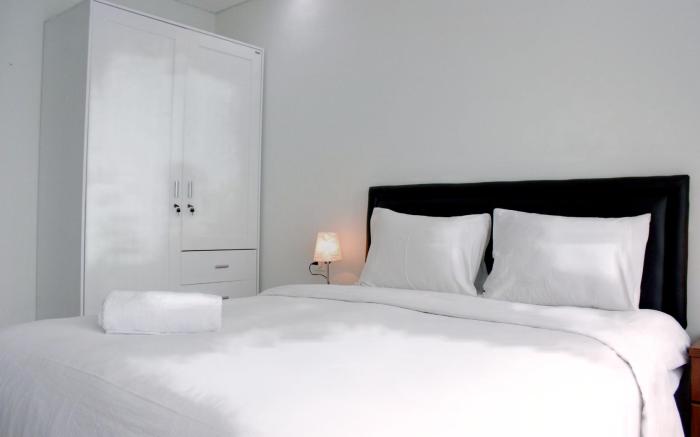 Strategic Studio at Green Kosambi Apt By Travelio
