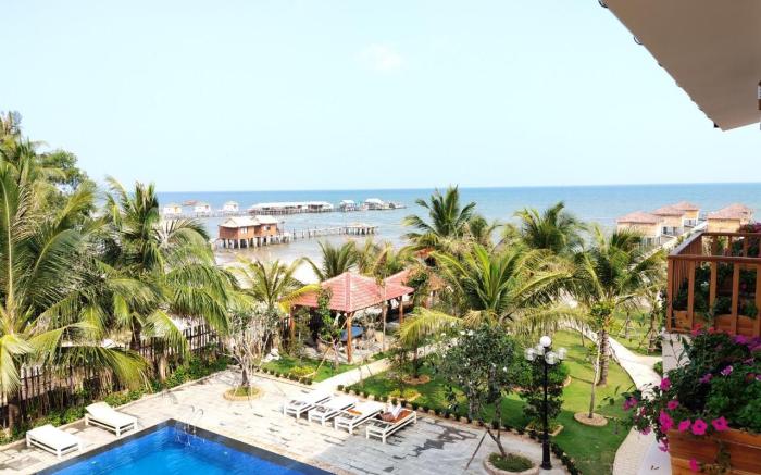 Naomi Resort