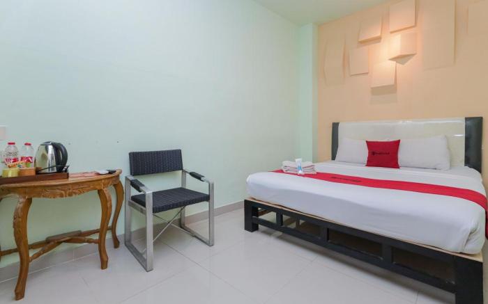 RedDoorz near Alun Alun Madiun