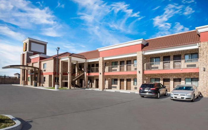 Super 8 by Wyndham Humble/Houston