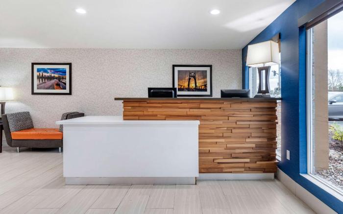 Comfort Inn & Suites Tigard near Washington Square