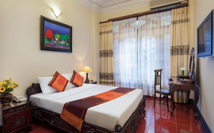 Lucky Hotel Hang Trong Street