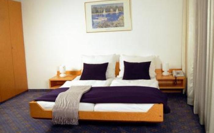 Saint SHERMIN bed breakfast & champagne