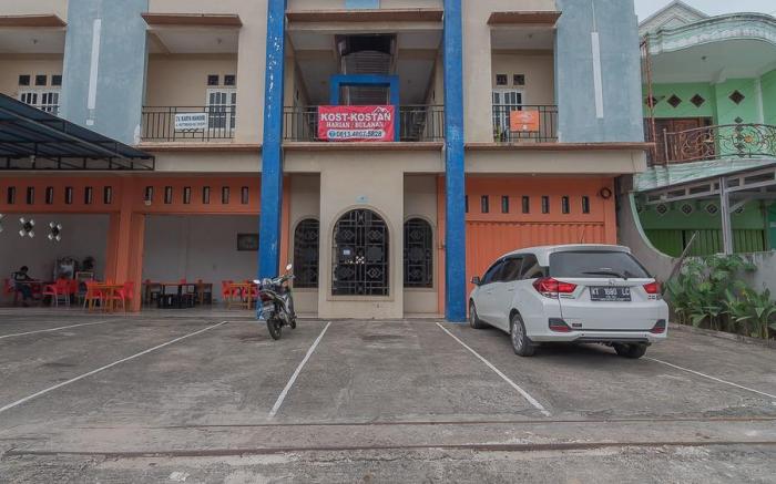 RedDoorz Syariah near Terminal Batu Ampar 2