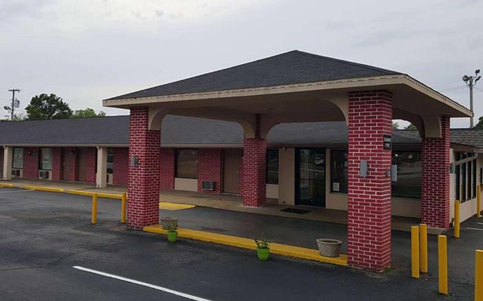 Travelodge by Wyndham Jackson I-40 Exit 82