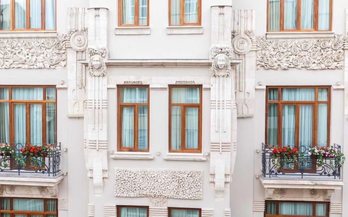 Pera Parma Hotel
