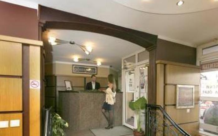 Avion Hotel