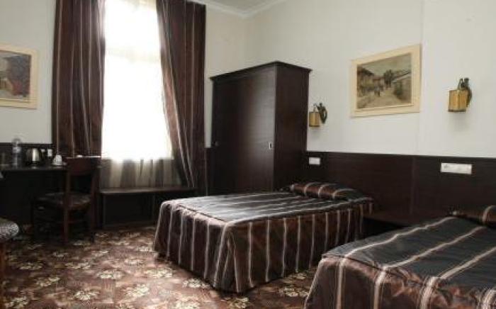 Hotel & Restaurant The House