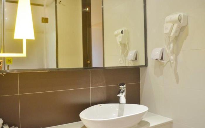 IU Hotel Qingyuan Fogang Branch