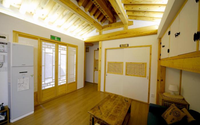 Hanok 24 guesthouse Gyeongbokgung