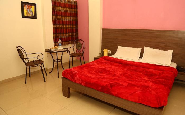 Hotel Kunal & Restaurant Since1983