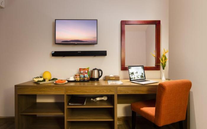 Maple Leaf Hotel & Apartment