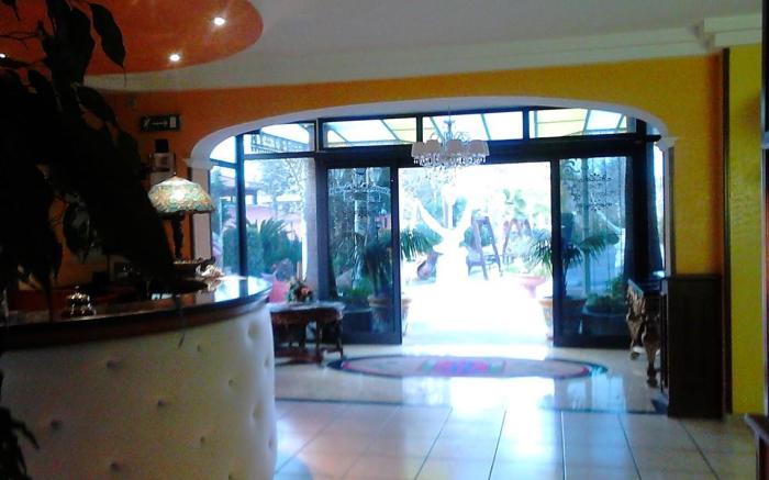 Hotel Happy Days
