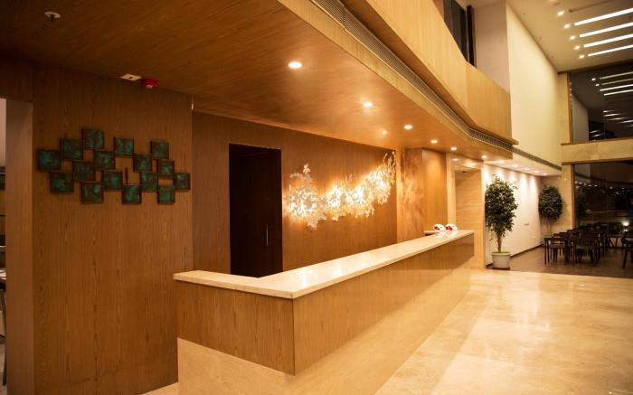 V7 Hotel