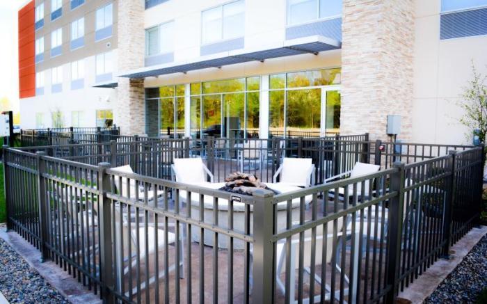 Holiday Inn Express & Suites Oswego By IHG