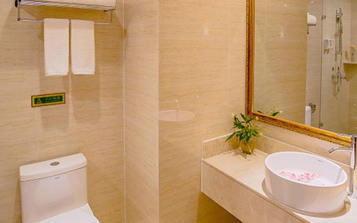 Vienna Hotel Tianjin West Station Changhong Park Metro Station