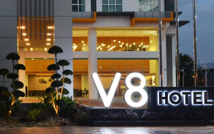 V8 Hotel