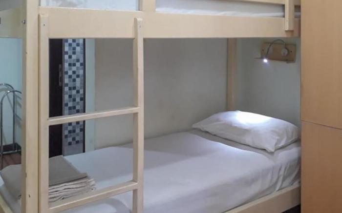 RedDoorz Hostel @ Manado Green Hostel