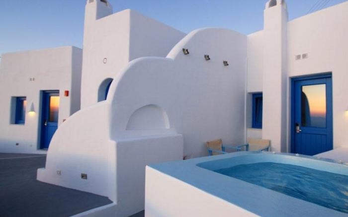 Abyssanto Suites & Spa