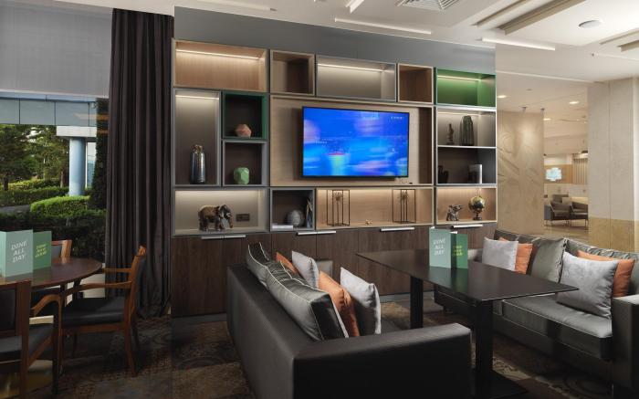 Holiday Inn Athens Attica Av Airport W. By IHG