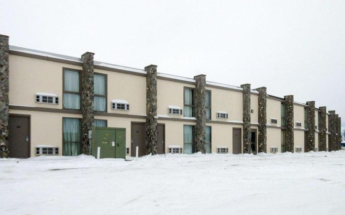 Econo Lodge Inn & Suites