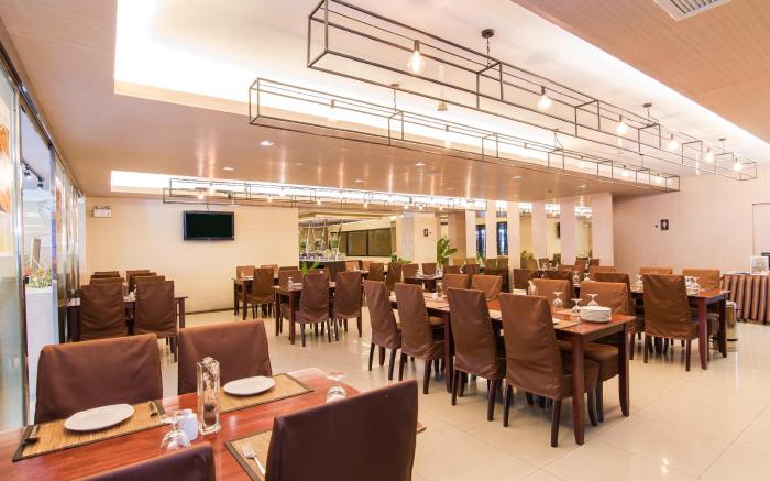 Centric Place Hotel